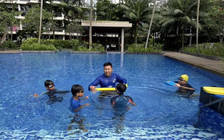 /classes/kids-swimming-lesson/